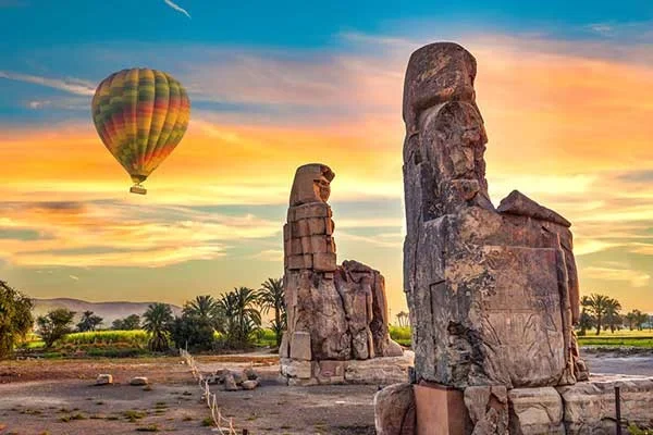 From Hurghada: Luxor Overnight Tour and Hot Air Balloon Ride