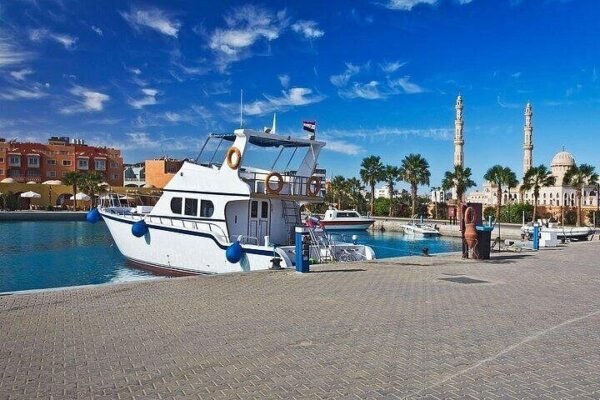 Hurghada City Tour, Mosque Visit & Handicraft Shopping